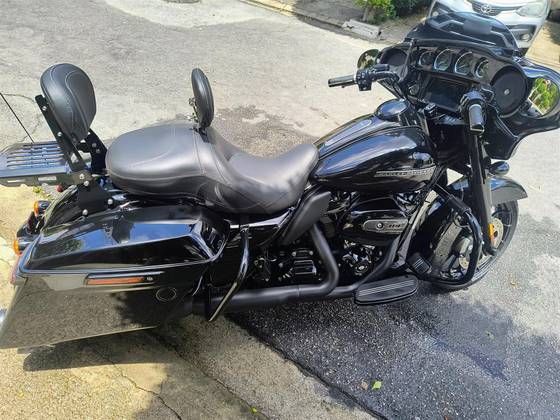 HARLEY-DAVIDSON STREET GLIDE SPECIAL 